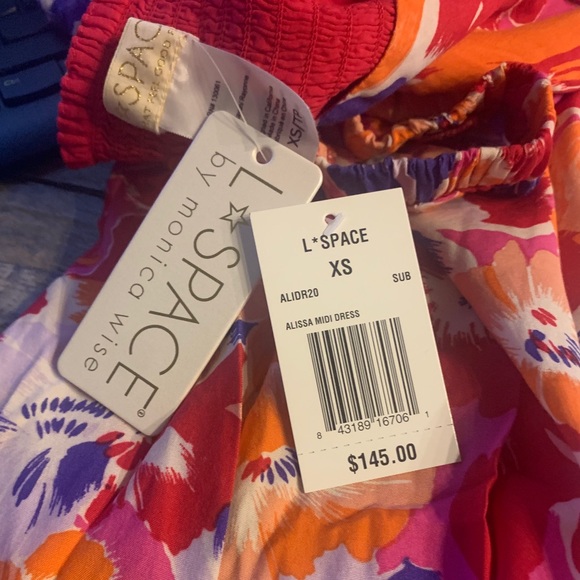 L*Space Alissa Dress or Beach Cover. - Picture 7 of 11